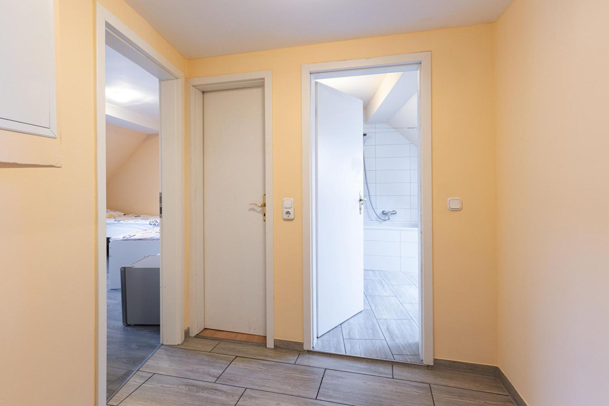 W4-8 Messe Monteurzimmer * Keulen