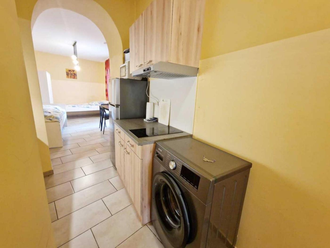 W4-8 Messe Monteurzimmer Appartement Keulen